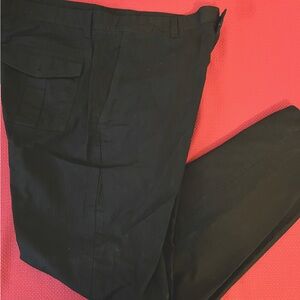 Men’s dress pants 36/32 black, like new.